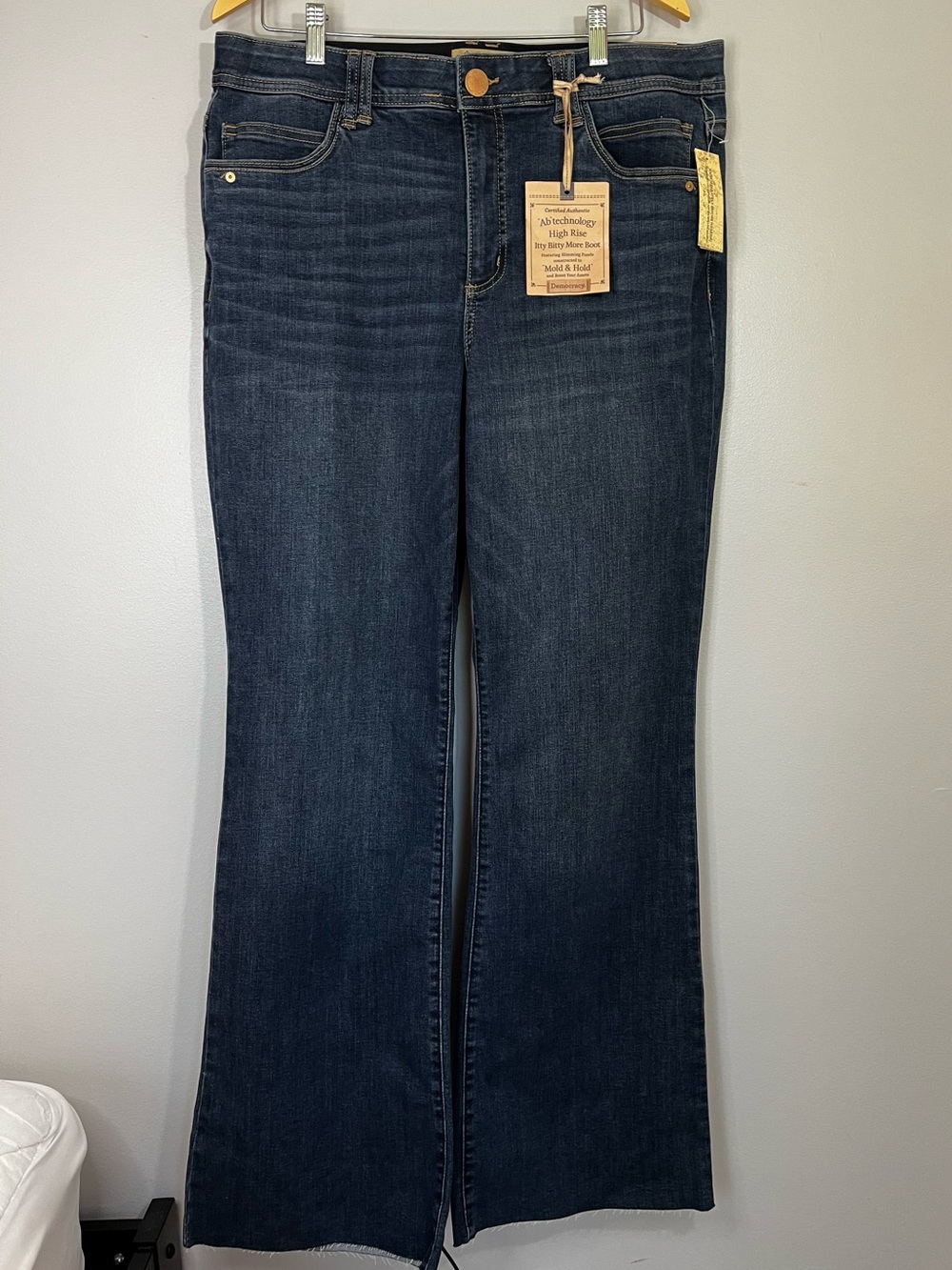 NWT Democracy Itty Bitty More Bootcut Jeans Women’s 16 Slimming